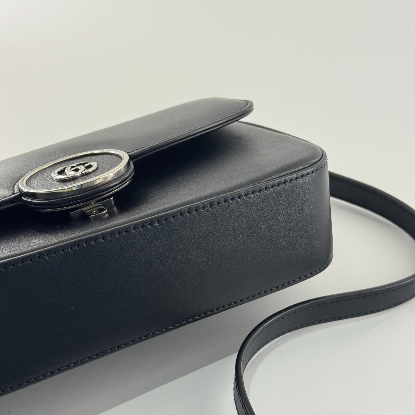 Gucci - Petite Top Handle Crossbody Bag - Leather - Black - (Small)