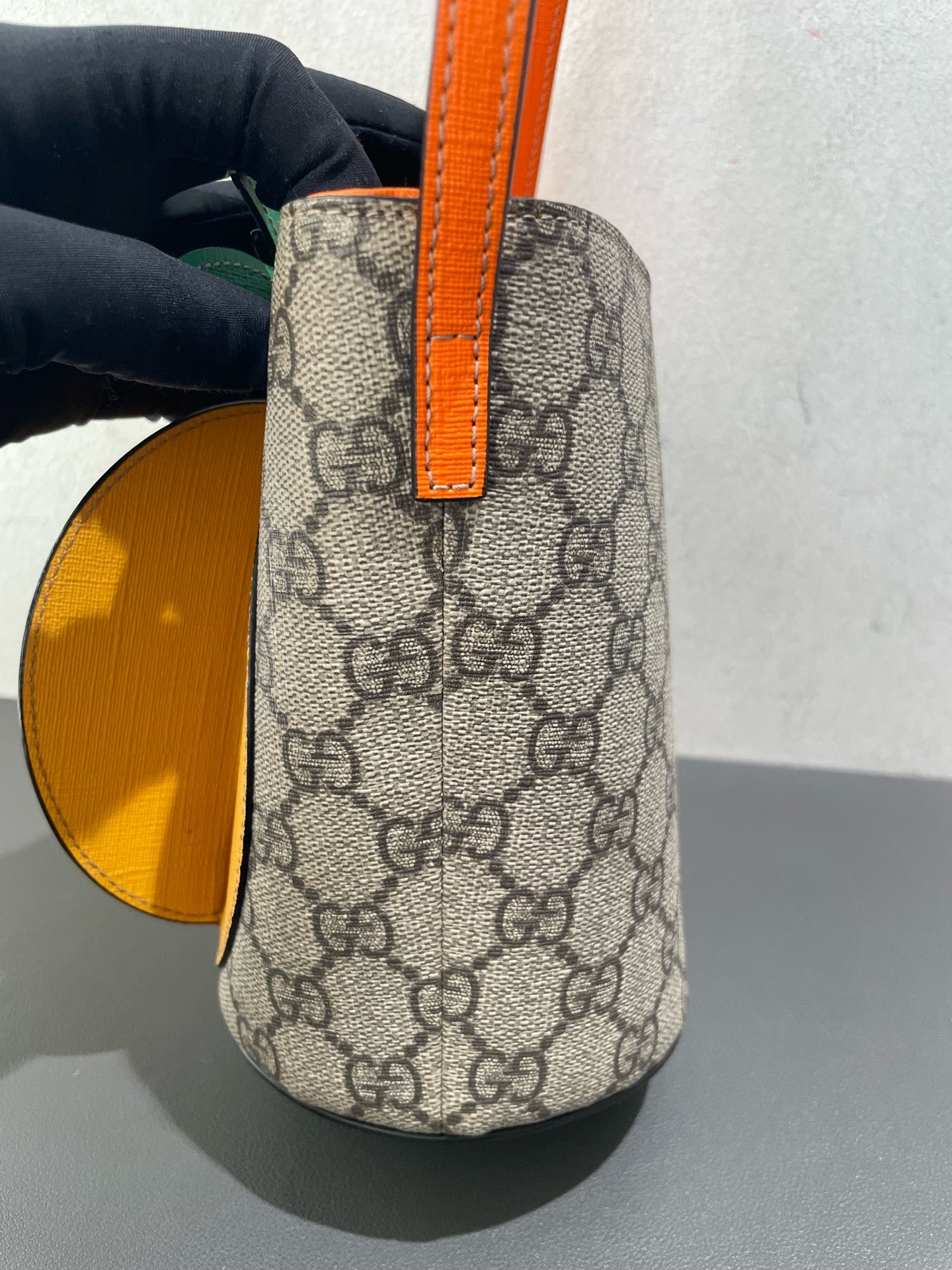 Gucci - Pineapple Mini Bucket Bag - GG Supreme canvas with leather trim and accents - Multicolour (Beige, Brown, Yellow, Green, Orange) - (mini)