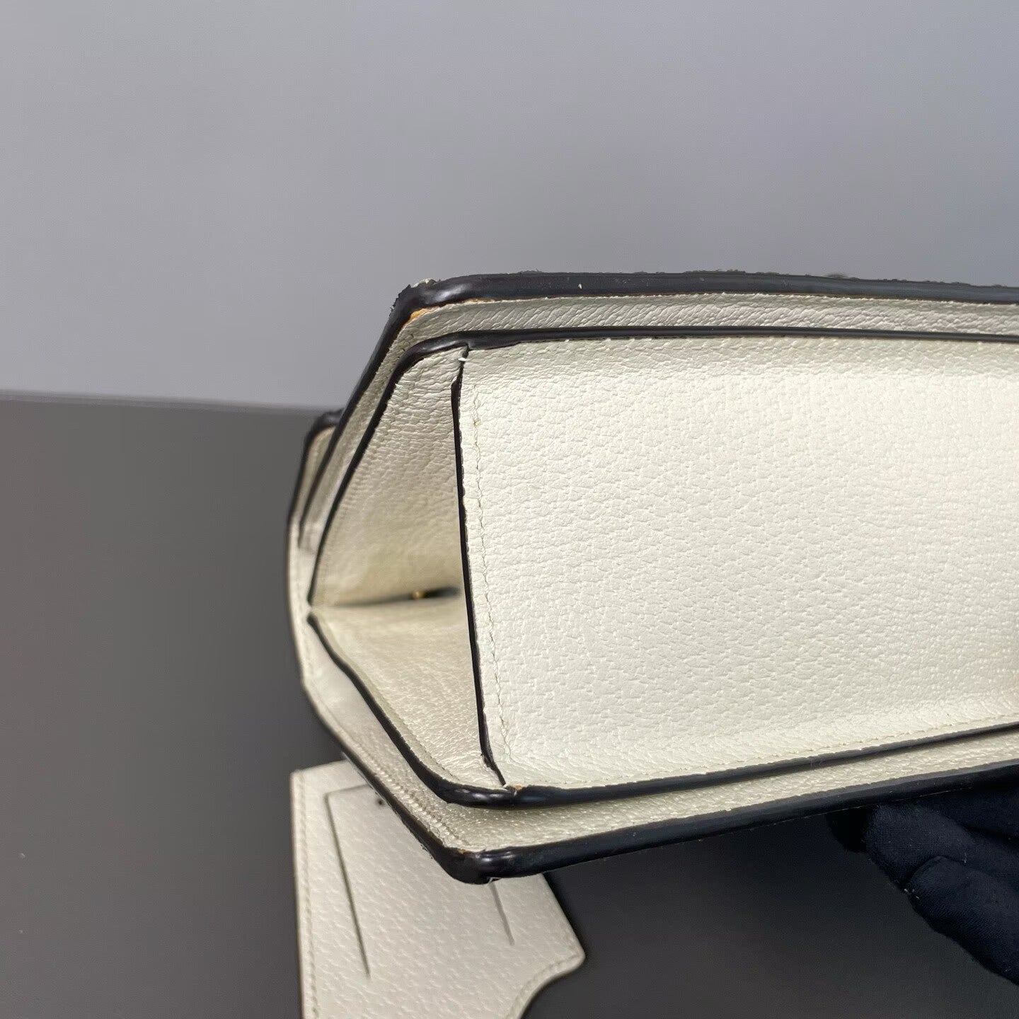 Gucci - Queen Margaret - GG Supreme canvas with leather trim - Beige and White with Red and Green accents - (small)