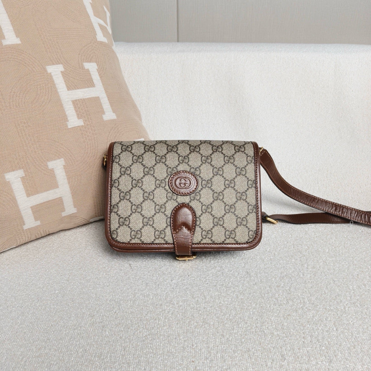 Gucci - Retro Messenger Bag - Coated canvas and leather - Beige and Brown - (small)