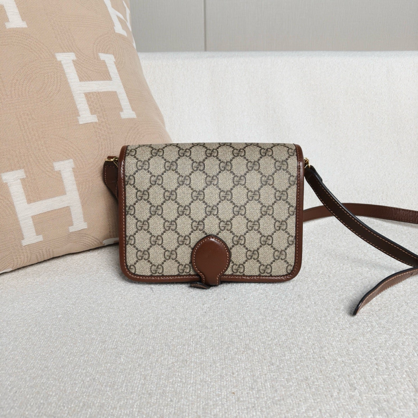 Gucci - Retro Messenger Bag - Coated canvas and leather - Beige and Brown - (small)