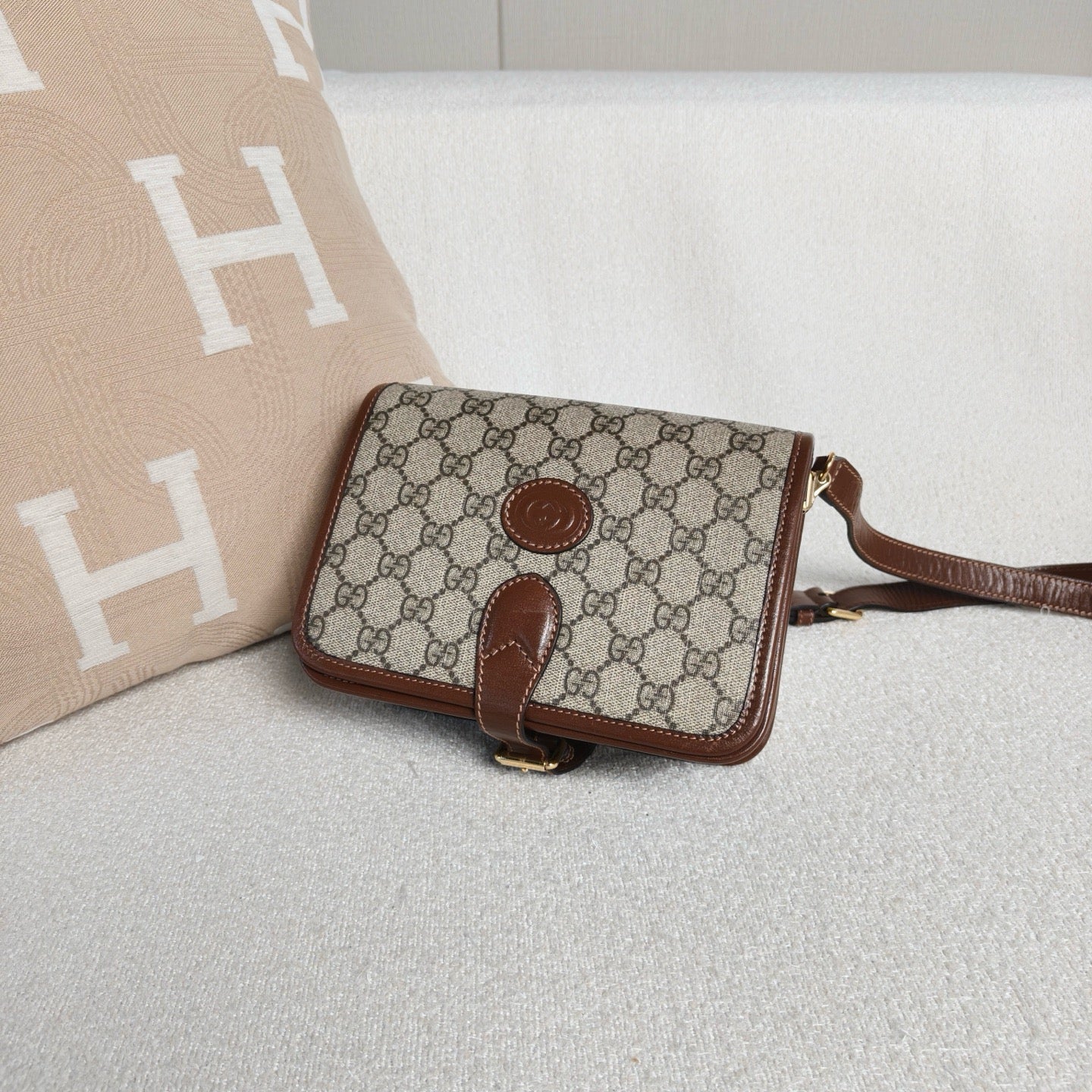 Gucci - Retro Messenger Bag - Coated canvas and leather - Beige and Brown - (small)