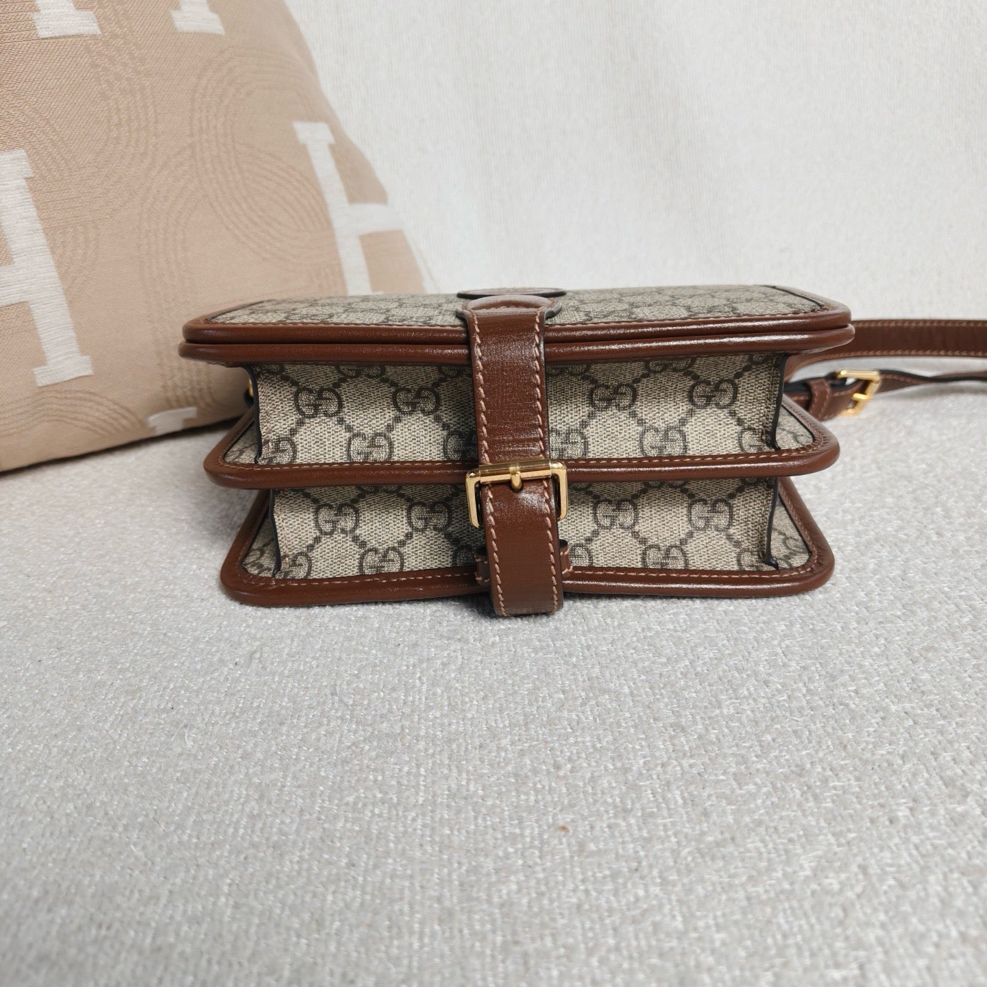 Gucci - Retro Messenger Bag - Coated canvas and leather - Beige and Brown - (small)