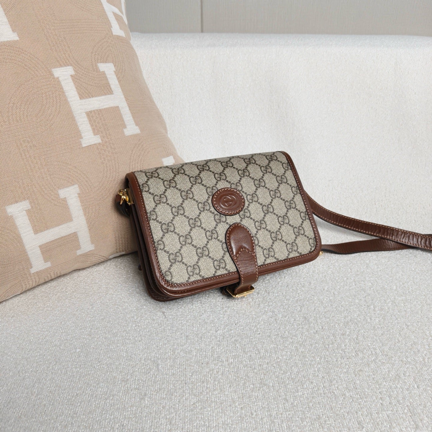 Gucci - Retro Messenger Bag - Coated canvas and leather - Beige and Brown - (small)