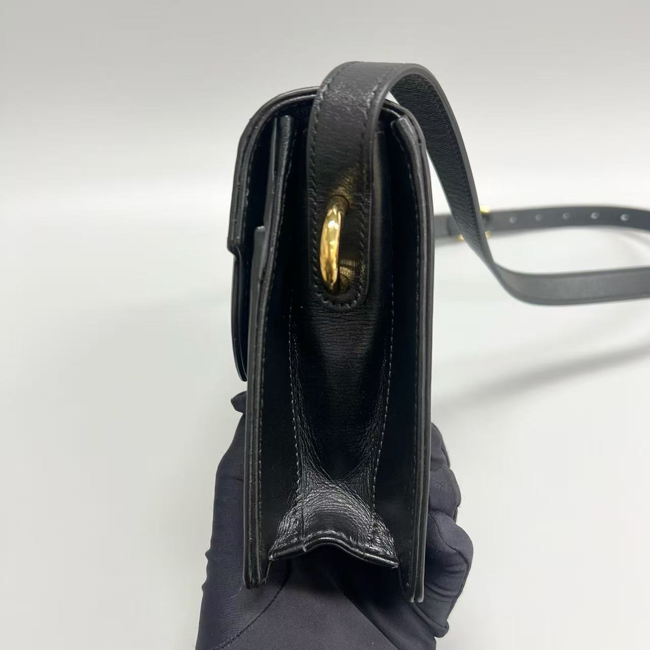 Gucci - Ring series - Textured leather - Black with Gold-Tone Hardware - (small)