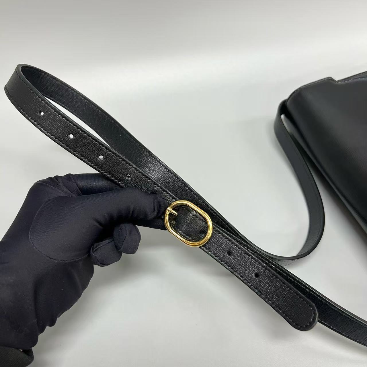 Gucci - Ring series - Textured leather - Black with Gold-Tone Hardware - (small)