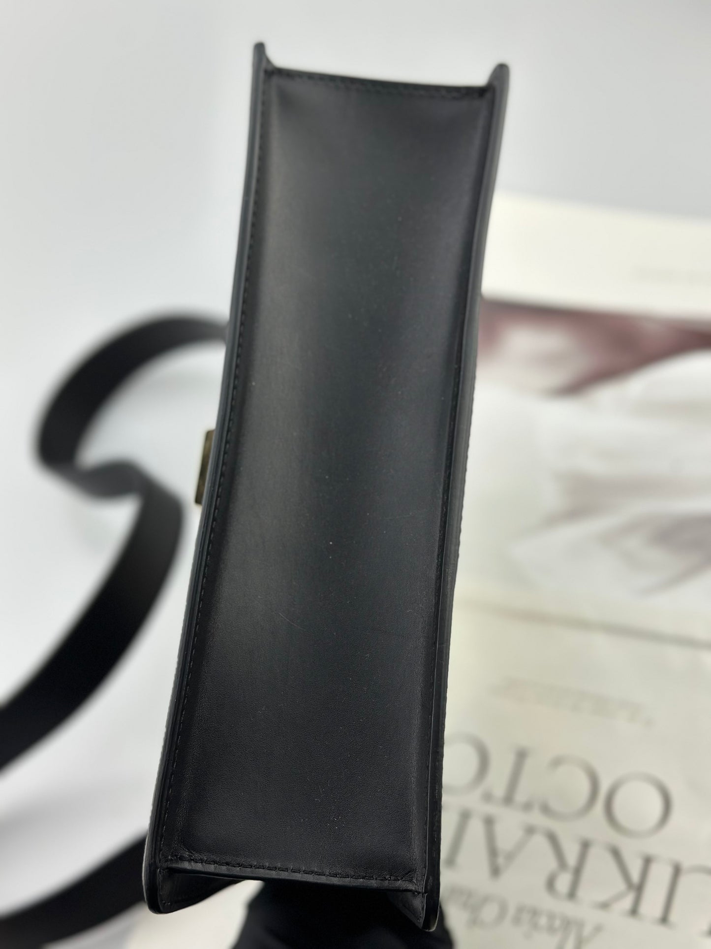 Gucci - Sylvie - Smooth leather - Black with Web stripe - (Small)