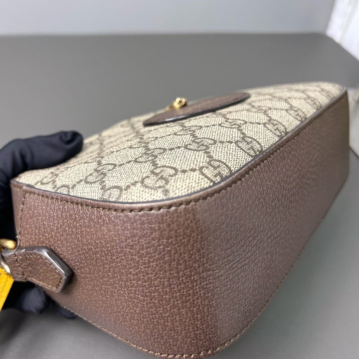 Gucci - Tiger Head Camera Bag - GG Supreme canvas with brown leather trim - Brown - (Small)