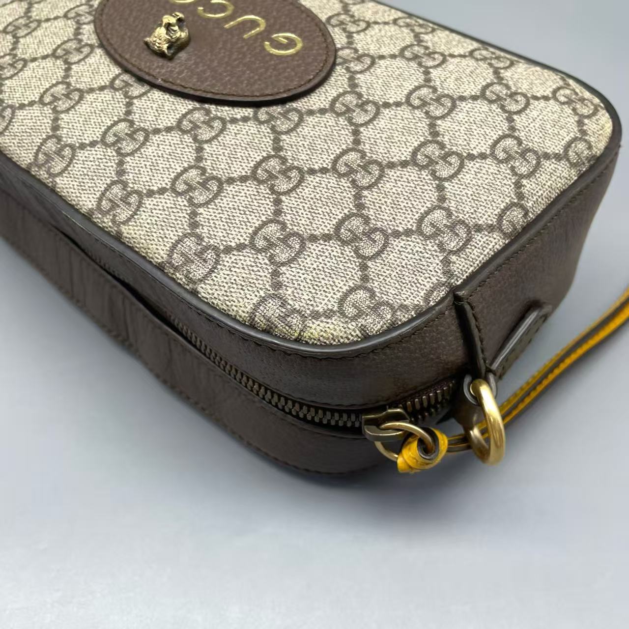 Gucci - Tiger Head Camera Bag - GG Supreme canvas with leather trim - Beige and Brown with Yellow Accents - (small)