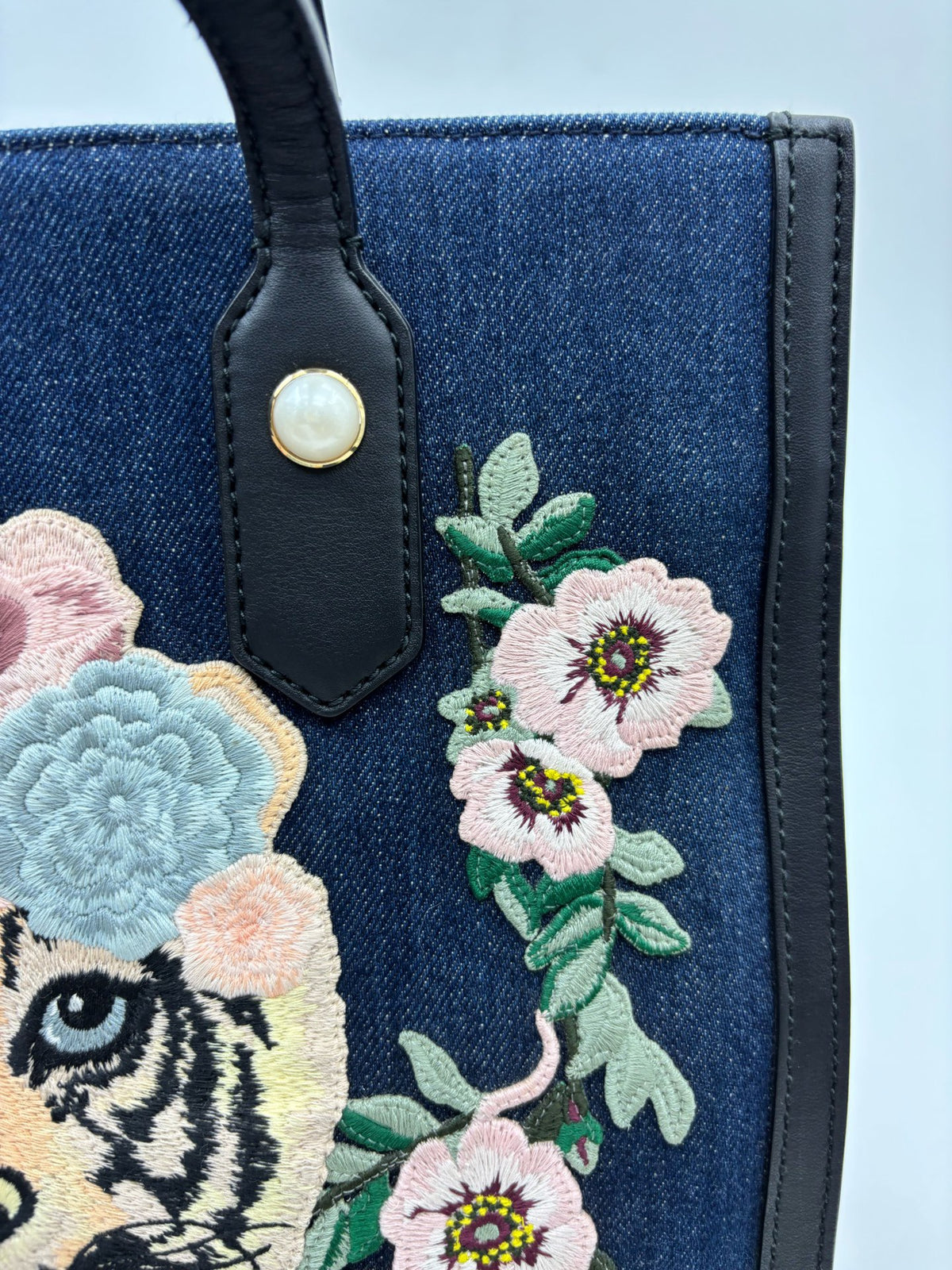 Gucci - Tiger Head Floral Embroidery Denim Tote Bag - Denim - Jeans - Blue - (medium)