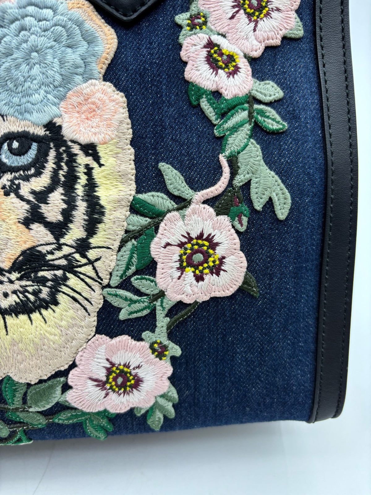 Gucci - Tiger Head Floral Embroidery Denim Tote Bag - Denim - Jeans - Blue - (medium)