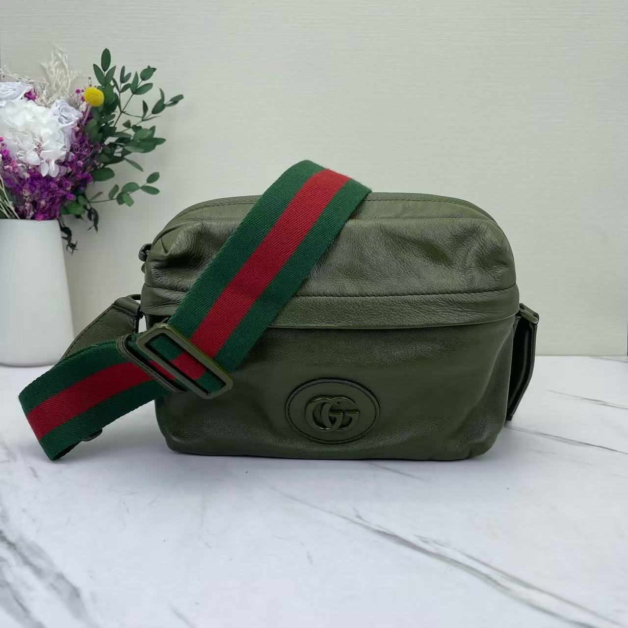 Gucci - Tonal Double GG Crossbody Bag - Full-grain leather - Green with Tonal Hardware - (medium)