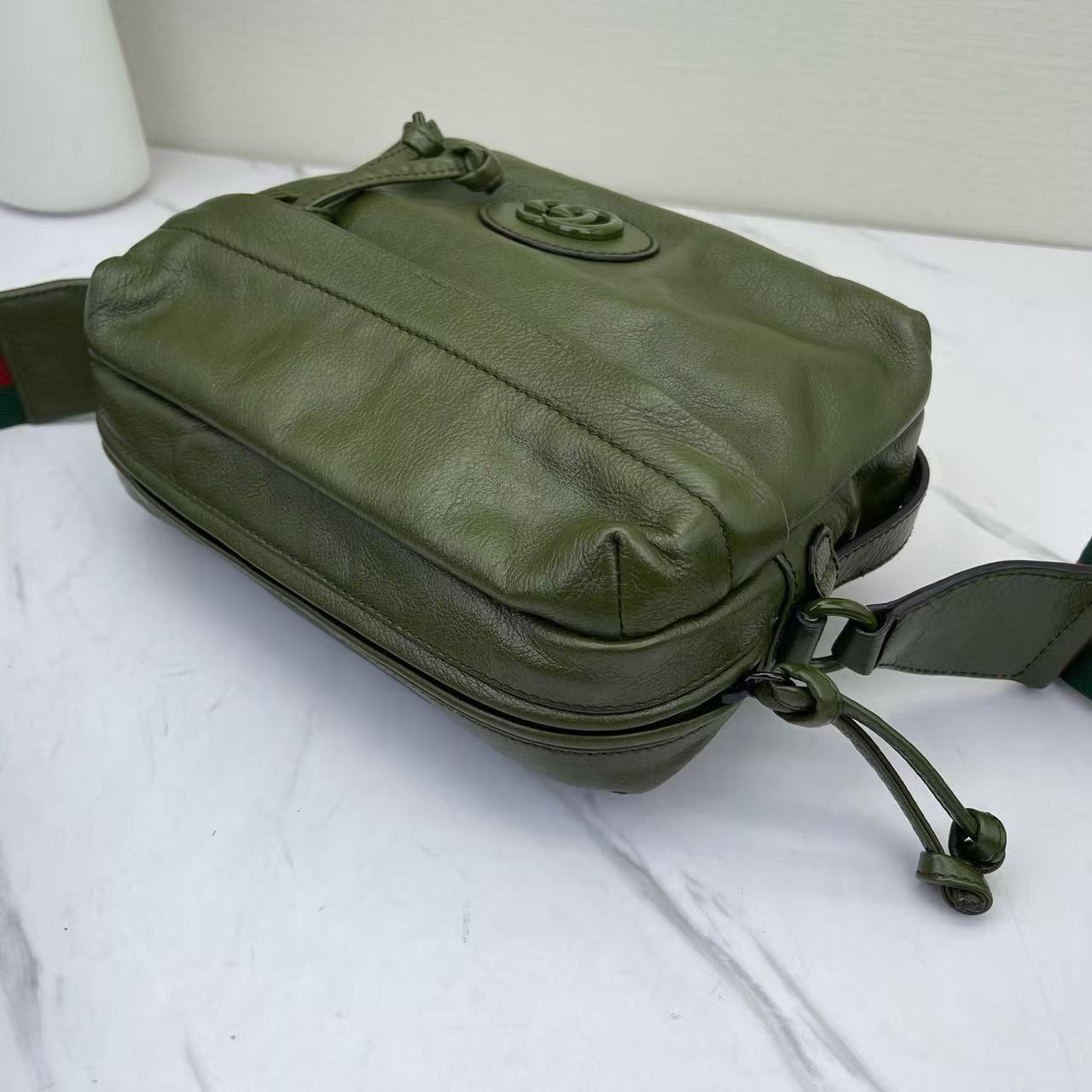 Gucci - Tonal Double GG Crossbody Bag - Full-grain leather - Green with Tonal Hardware - (medium)