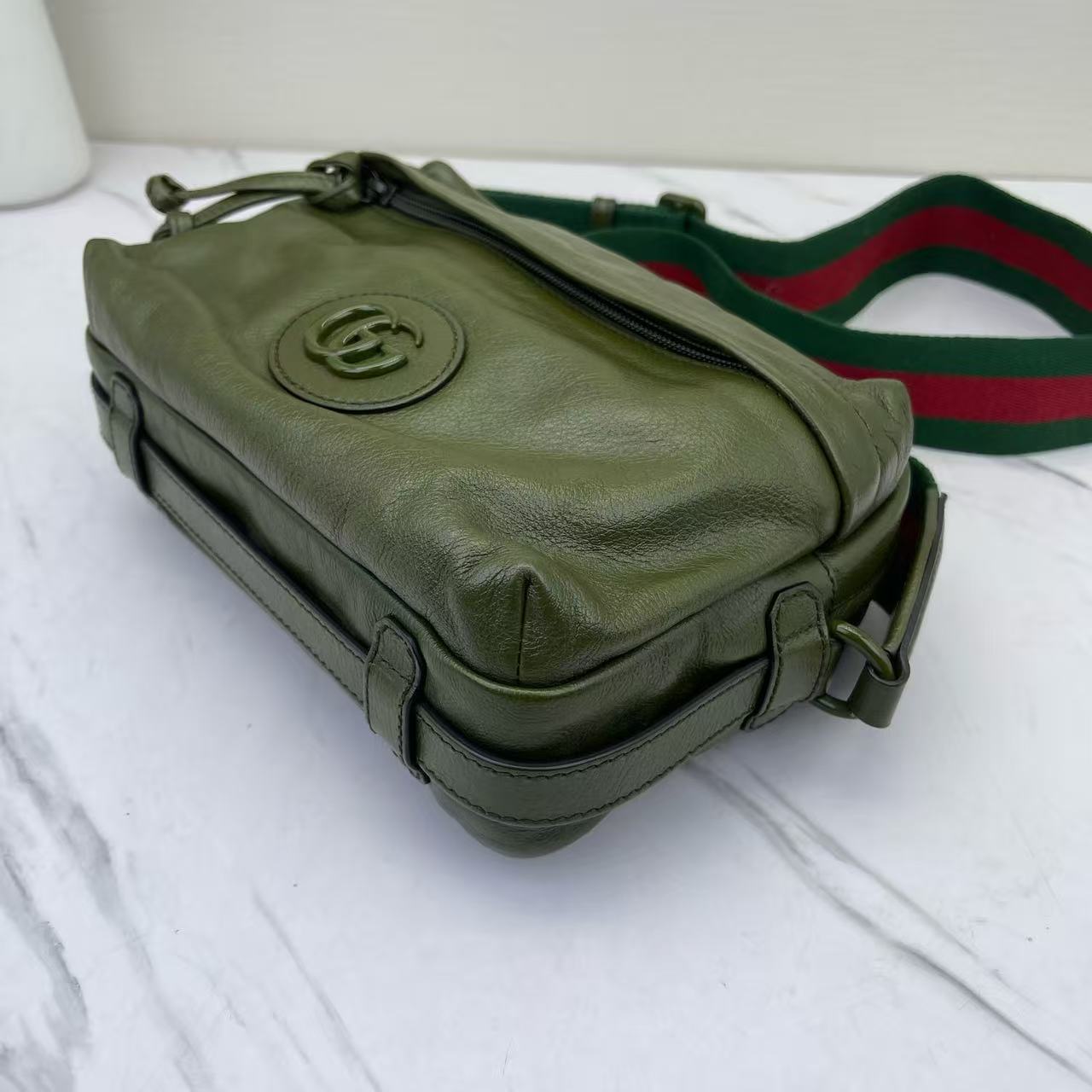 Gucci - Tonal Double GG Crossbody Bag - Full-grain leather - Green with Tonal Hardware - (medium)
