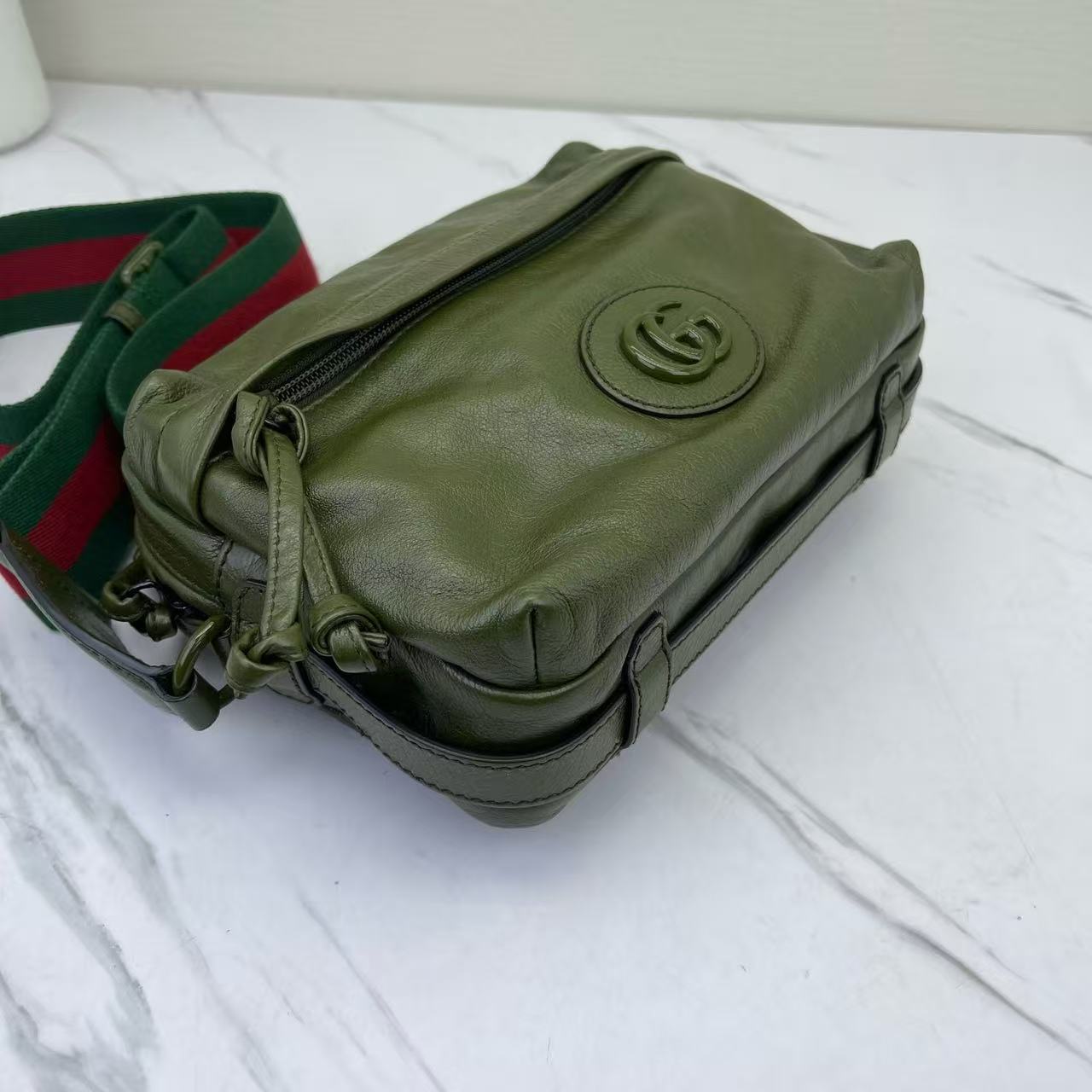 Gucci - Tonal Double GG Crossbody Bag - Full-grain leather - Green with Tonal Hardware - (medium)