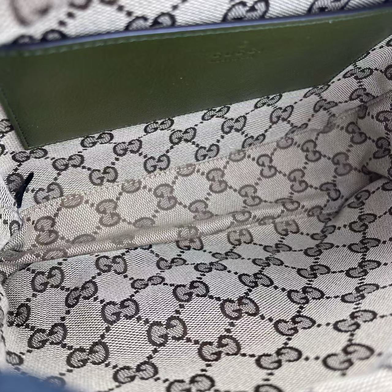 Gucci - Tonal Double GG Crossbody Bag - Full-grain leather - Green with Tonal Hardware - (medium)