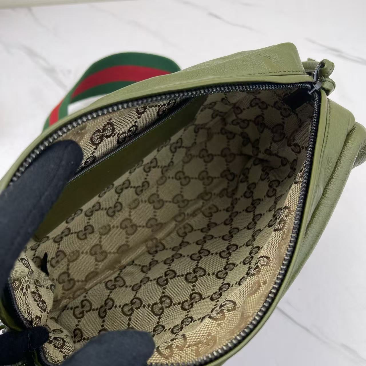 Gucci - Tonal Double GG Crossbody Bag - Full-grain leather - Green with Tonal Hardware - (medium)