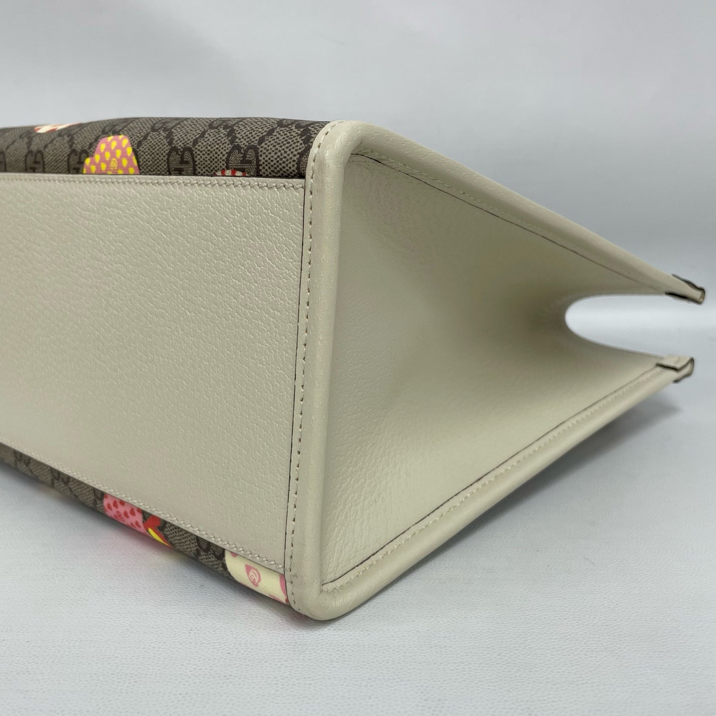 Gucci - Valentine's Day Limited Edition Heart Apple Tote - Coated canvas with leather trim - Brown with Multicolour details and Beige trim - (Small)
