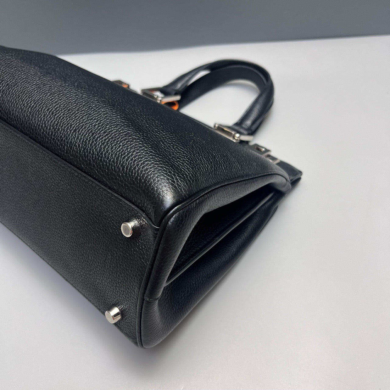 Gucci - Zumi - Leather - Black - (Medium)