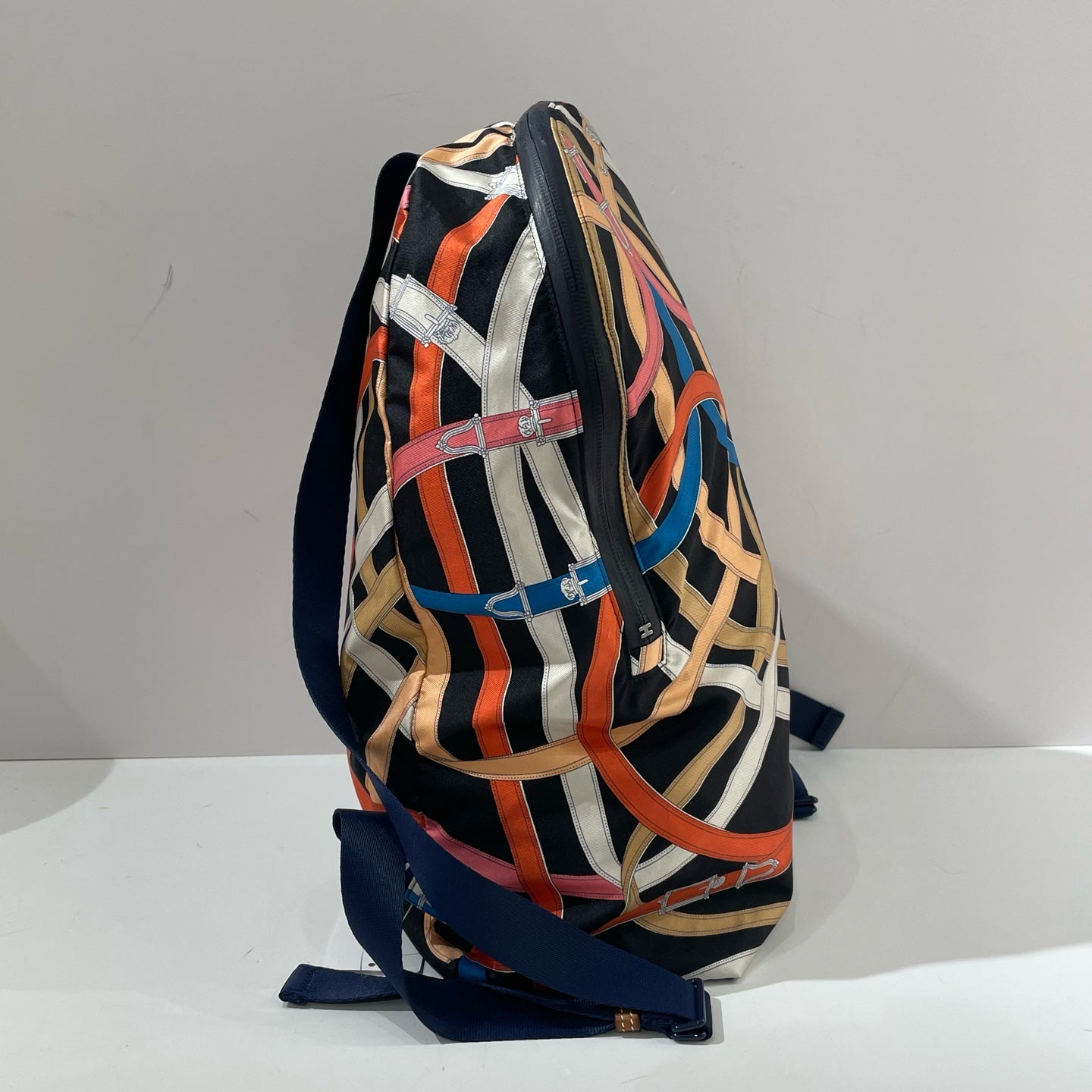 Hermès - Airsilk Backpack - Silk - Black base with multicolour belt pattern - (medium)