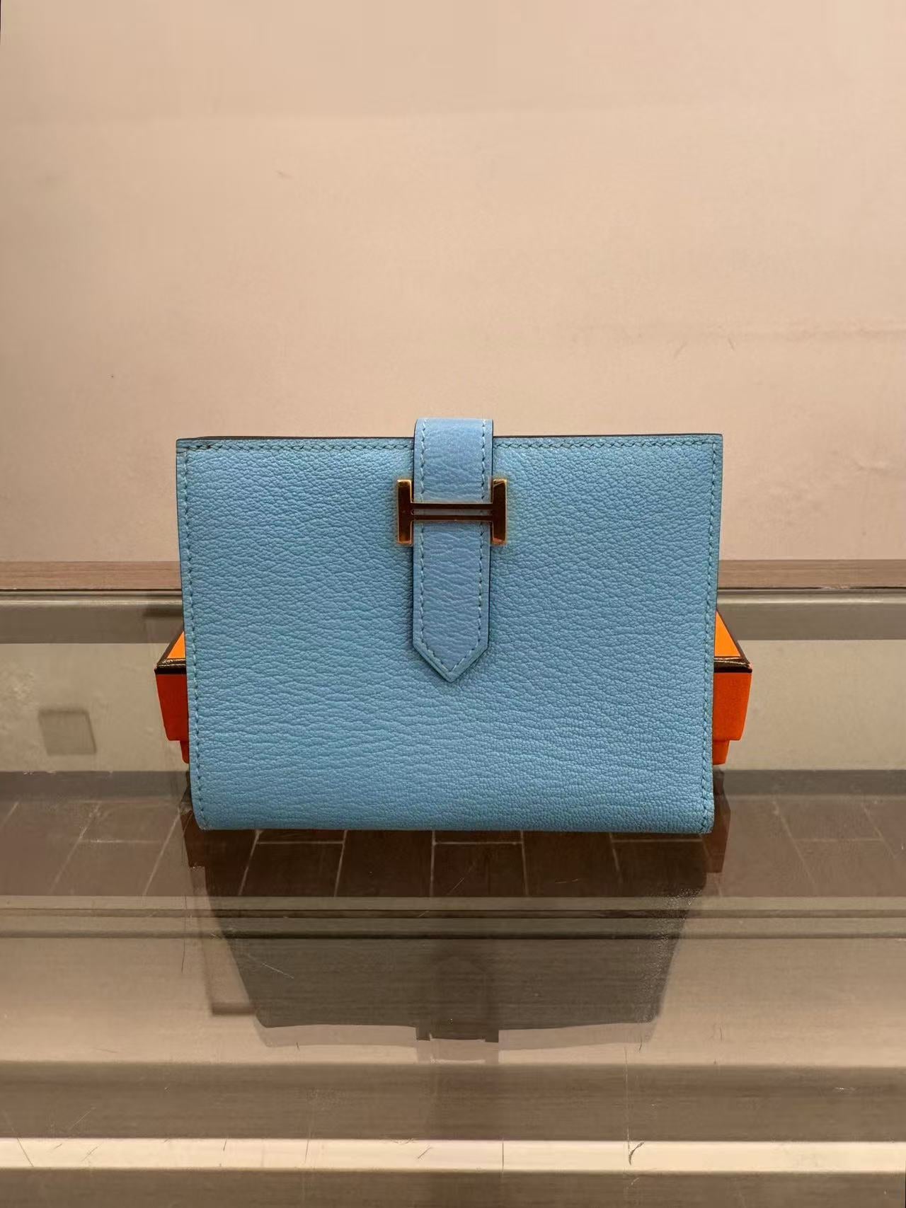 Hermès - Bearn - Calfskin leather - Sky blue with Gold-tone Hardware - (Small)