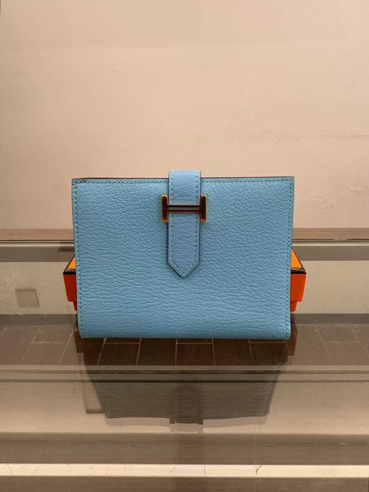 Hermès - Bearn - Calfskin leather - Sky blue with Gold-tone Hardware - (Small)