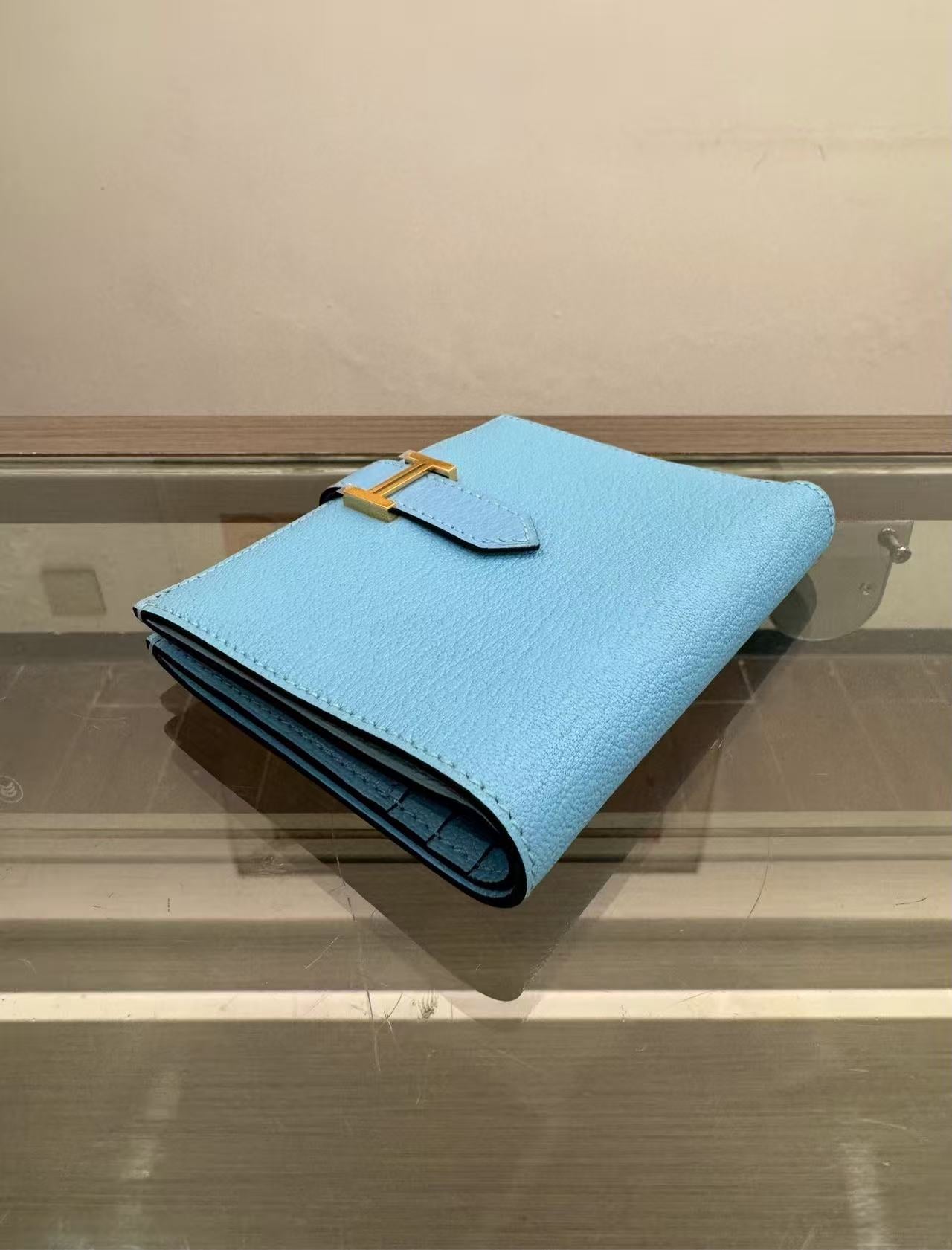 Hermès - Bearn - Calfskin leather - Sky blue with Gold-tone Hardware - (Small)