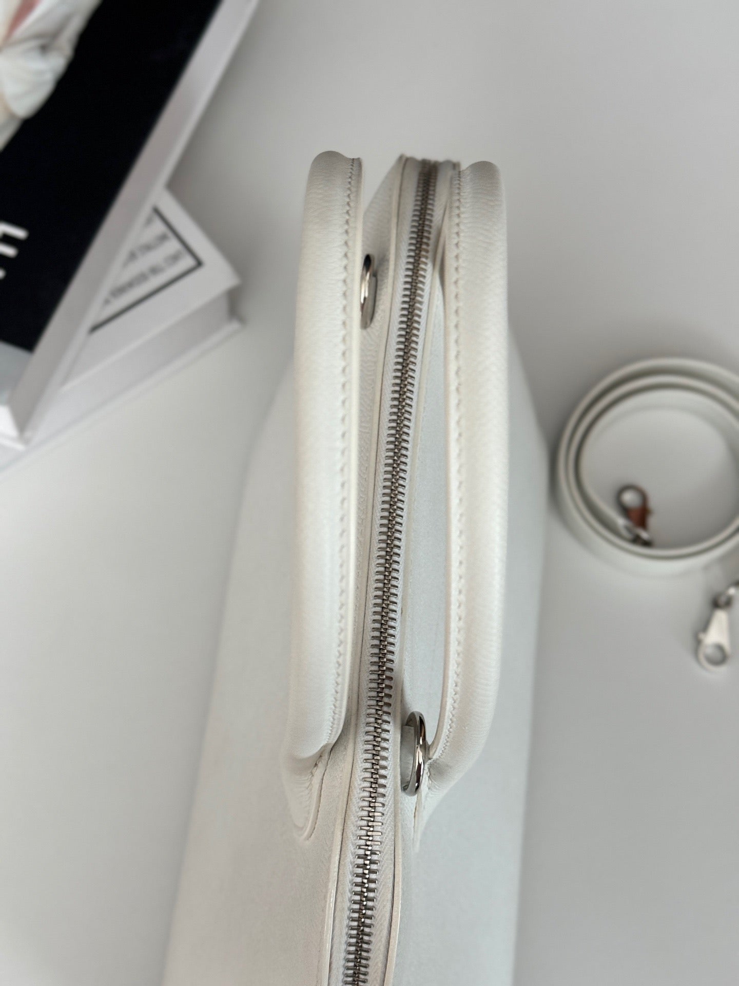 Hermès - Bolide 31 - Epsom leather - White with Silver-Tone Hardware - (medium)