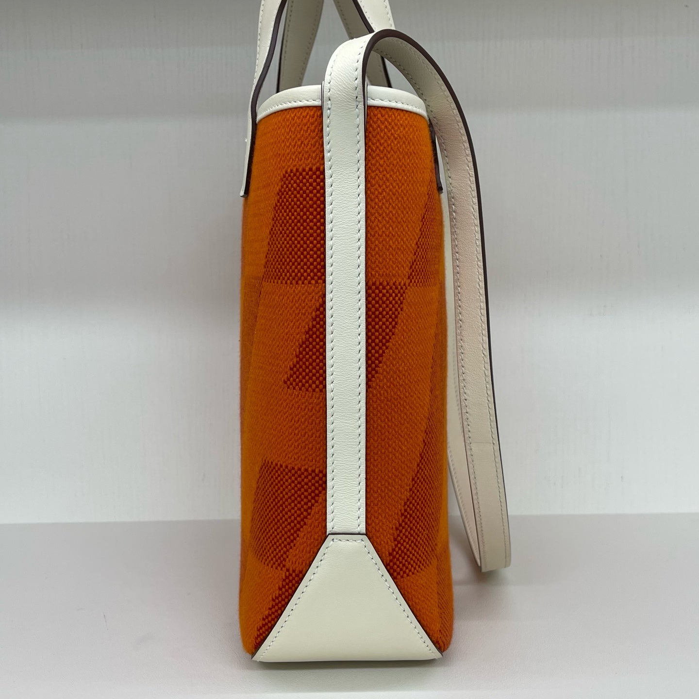 Hermès - Cabas 27 - Canvas with smooth leather trim - Orange with White accents - (Small)