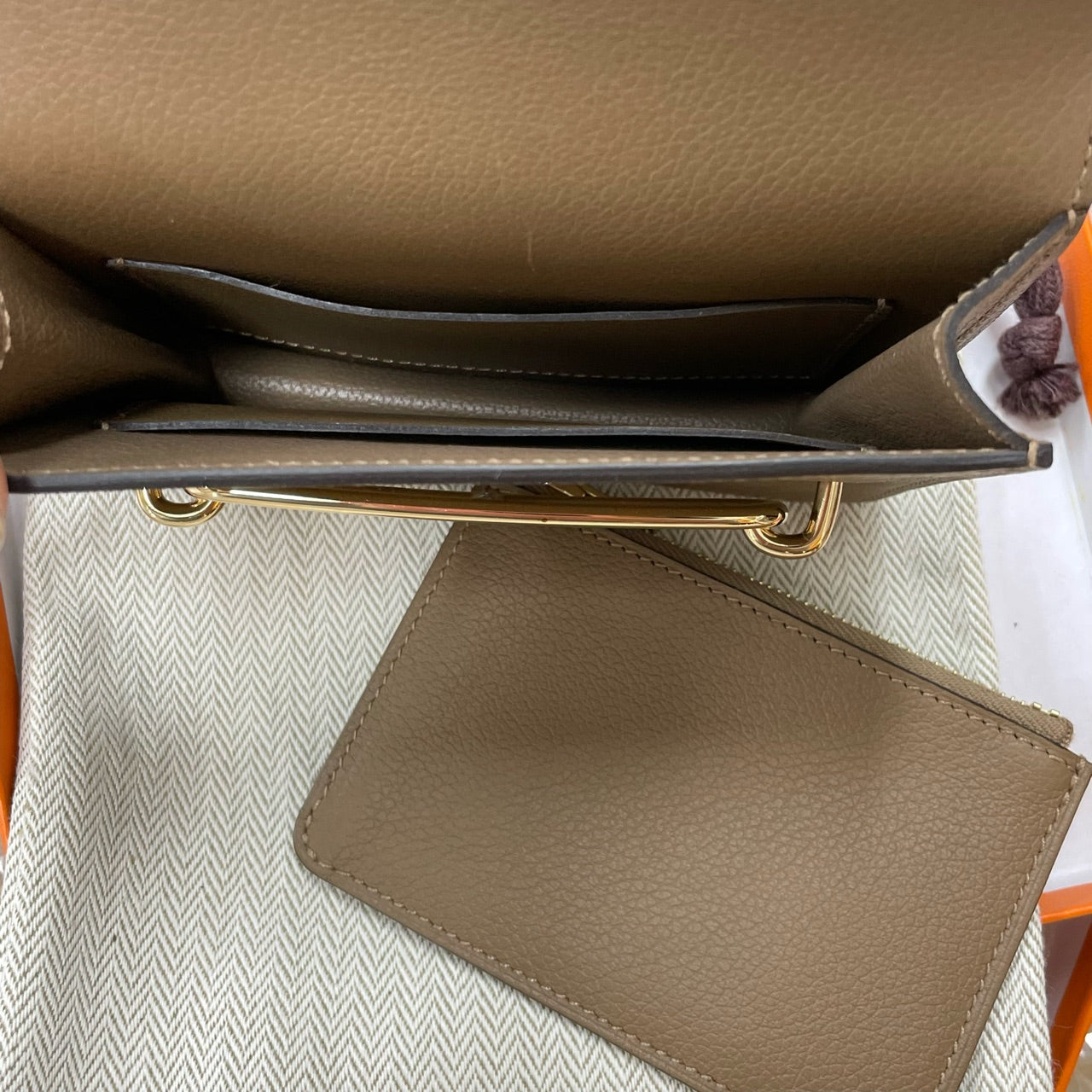 Hermès - Chaine d'Ancre Slim Waist Bag - Evercolor leather - Beige with Gold-Tone Hardware - (mini)