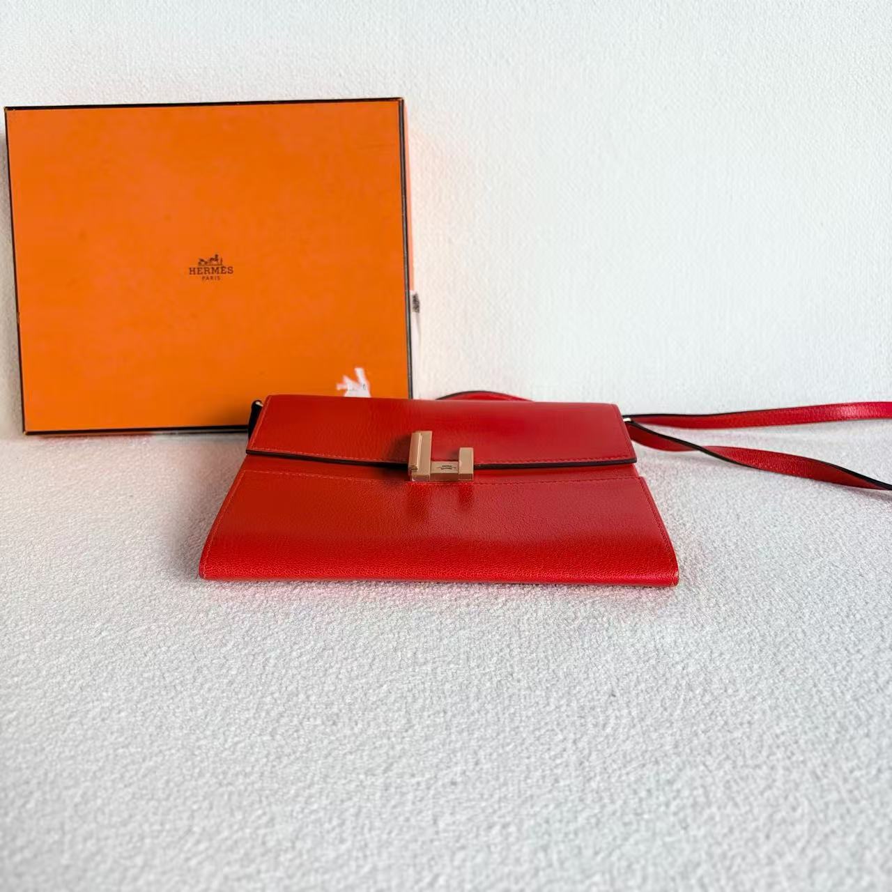 Hermès - Cinhetic to go - Goatskin leather - Red with Gold-Tone Hardware - (mini)