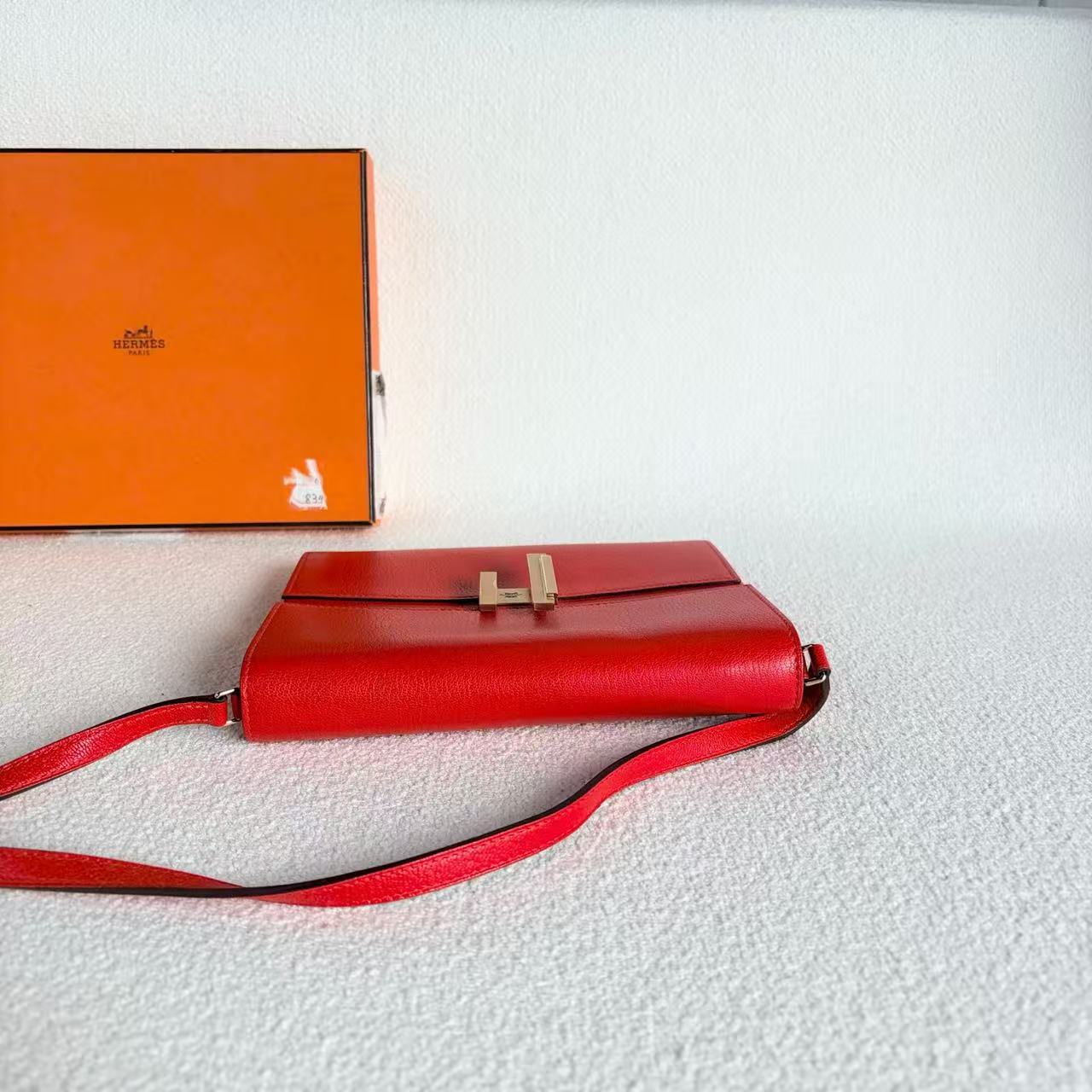 Hermès - Cinhetic to go - Goatskin leather - Red with Gold-Tone Hardware - (mini)