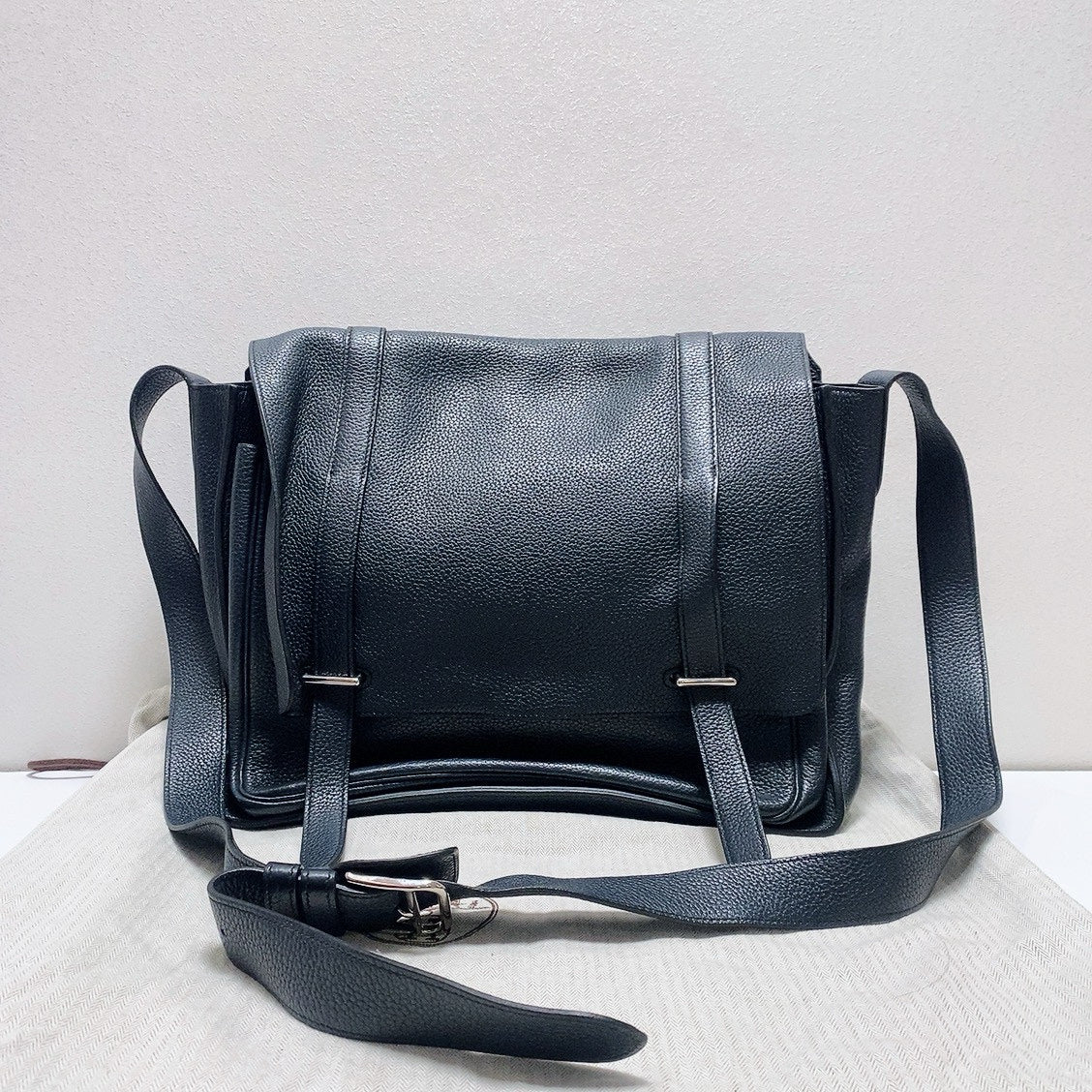 Hermès - Classic Messenger Bag - Taurillon Clemence leather - Navy - (medium)