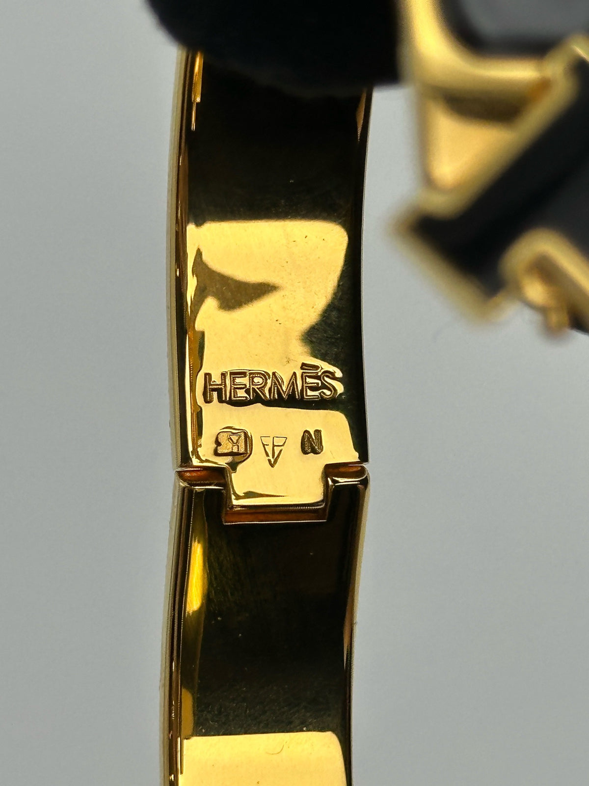 Hermès - Clic H - Gold plated - Black