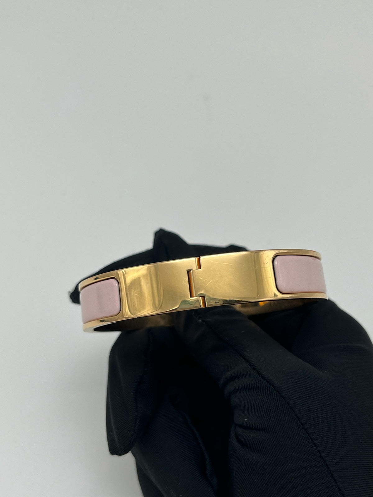 Hermes - Clic H - Gold-plated metal with pink enamel. - Multicolour