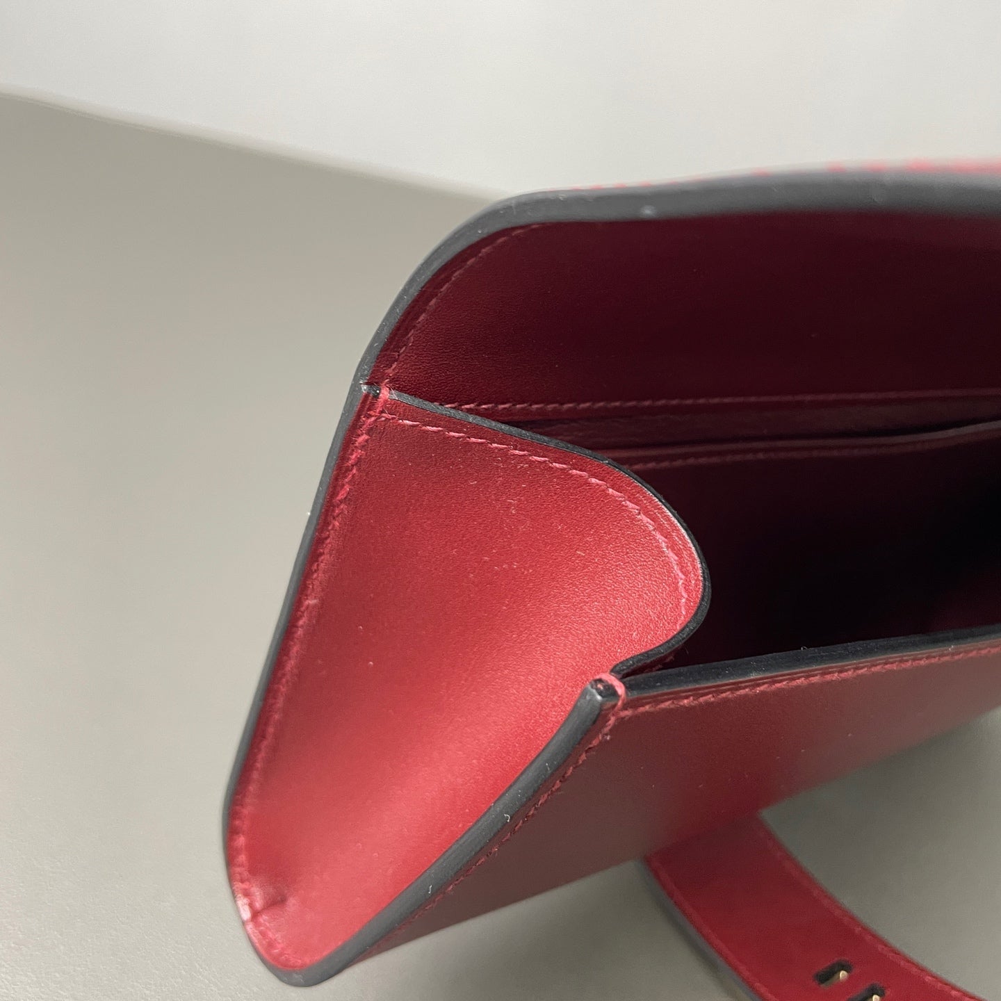 Hermès - Collier de Chien Clutch - Leather - Burgundy - (small)