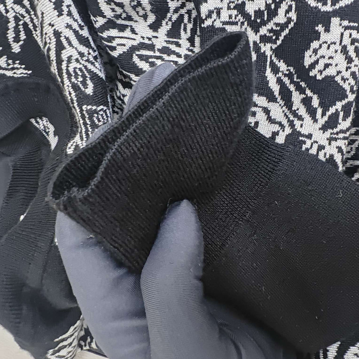 Hermès - Equator Jungle - Cashmere - Black - (38)