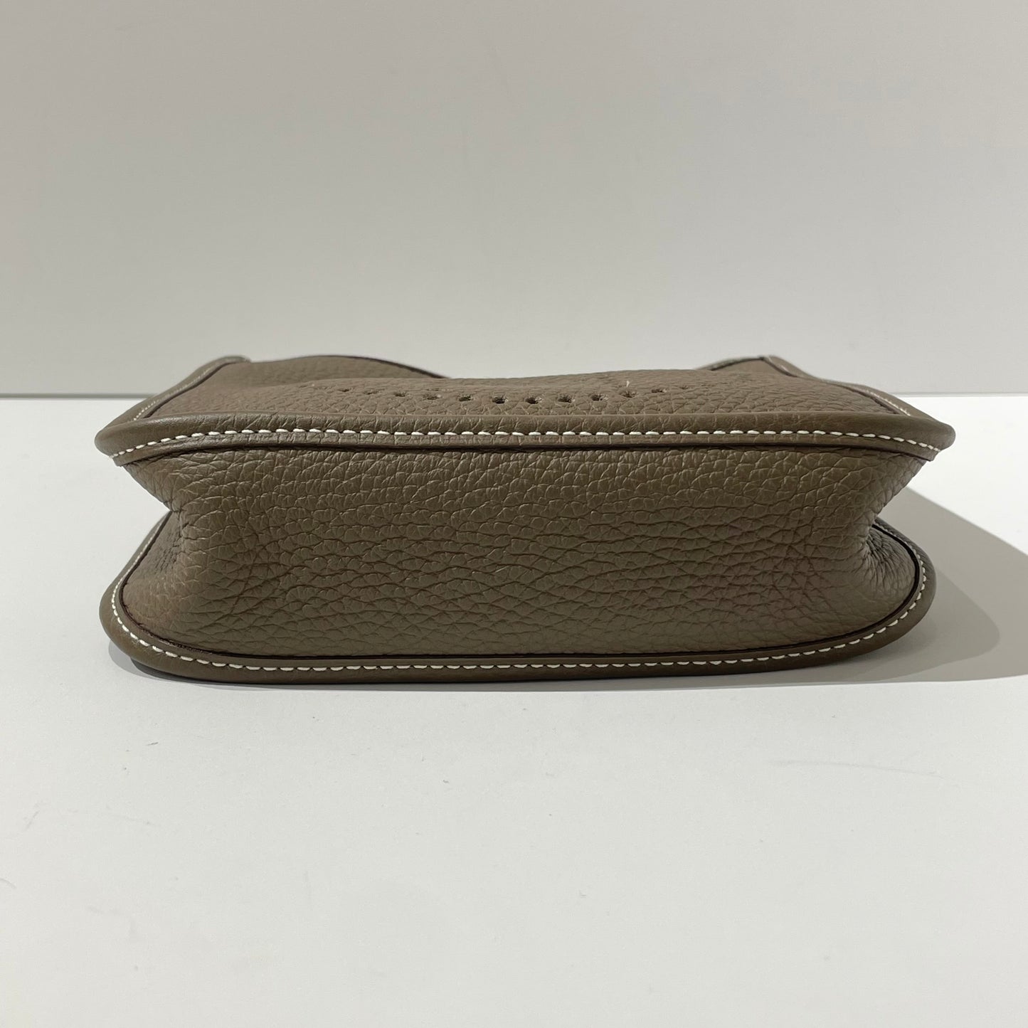 Hermès - Evelyne 16 - Taurillon Clemence leather - Elephant Grey with Gold-Tone Hardware - (mini)