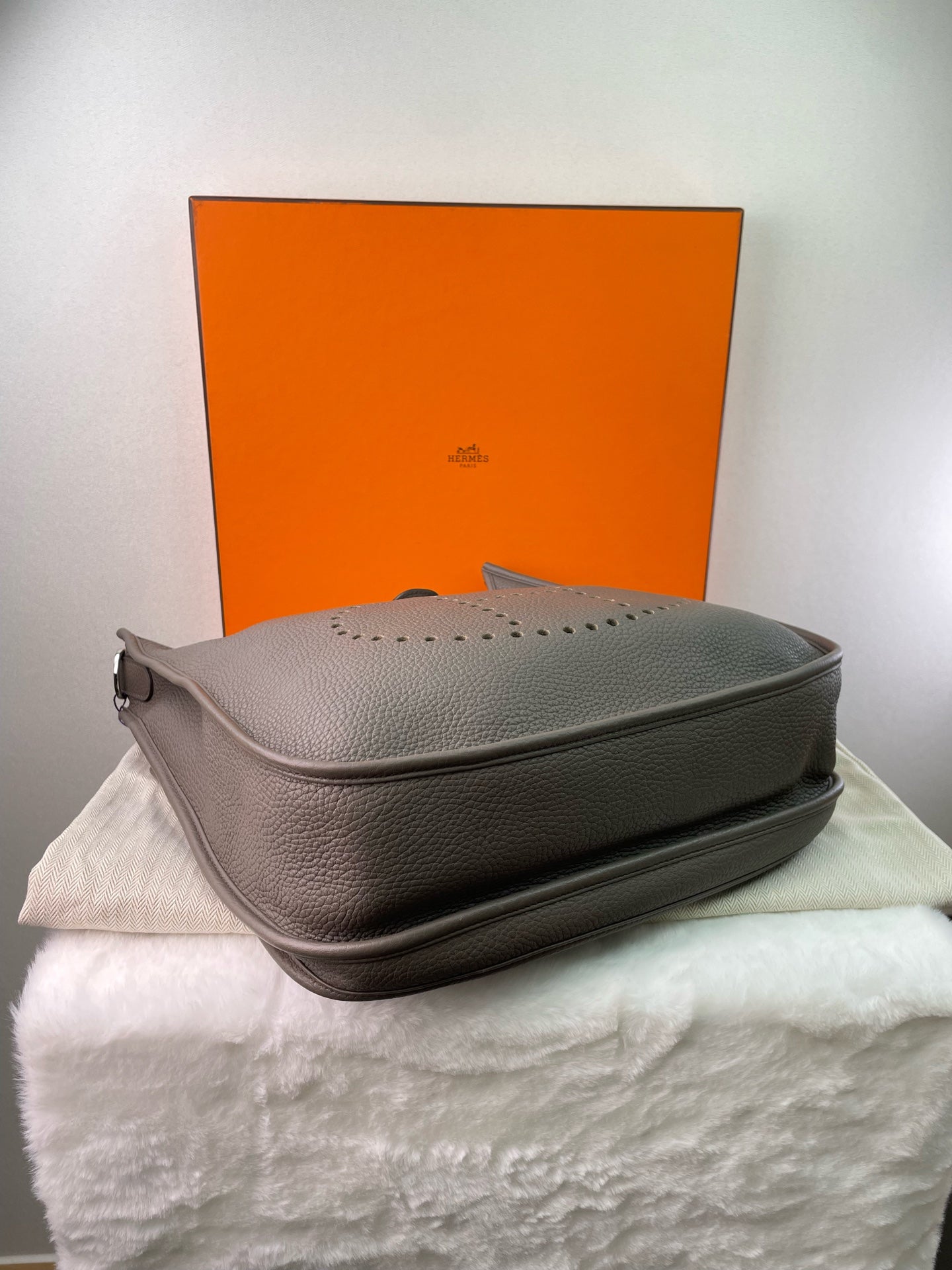Hermès - Evelyne - Leather - Grey - (medium)