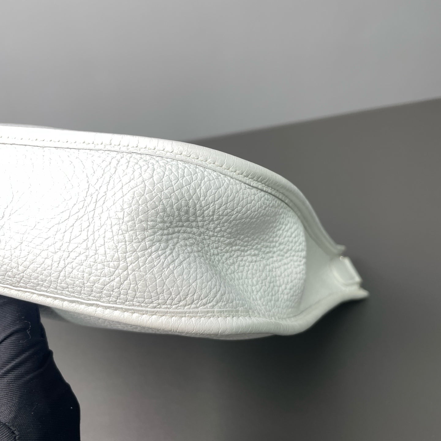 Hermès - Evelyne - Leather - White - (medium)