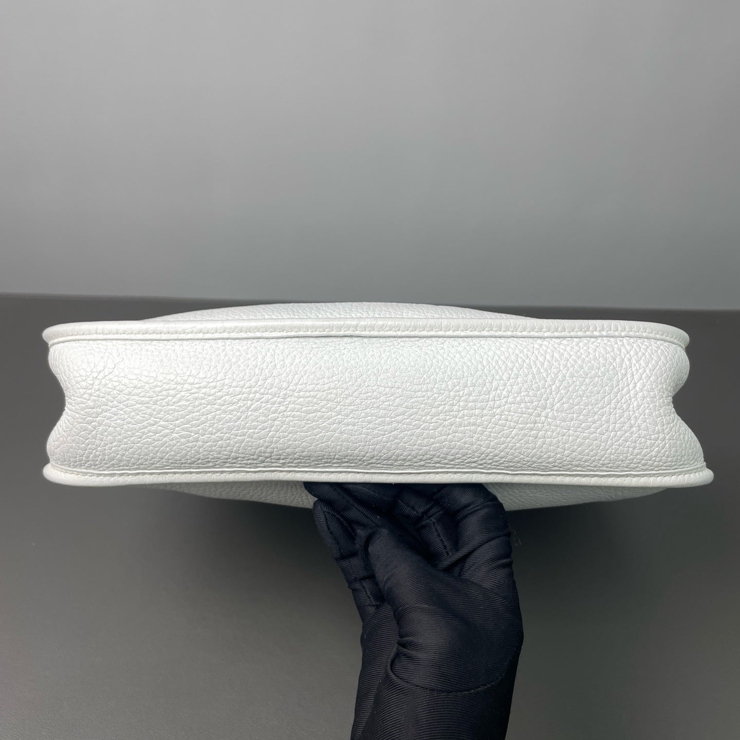 Hermès - Evelyne - Leather - White - (medium)