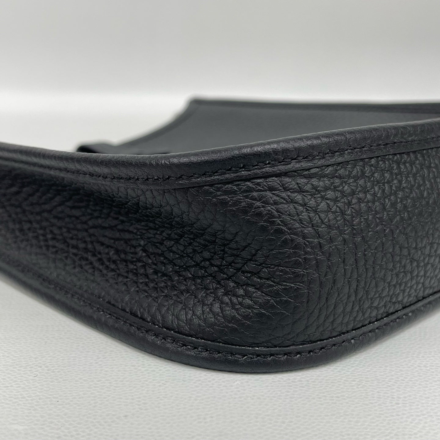 Hermès - Evelyne Mini 16 - Togo leather - Black with Silver-Tone Hardware - (mini)