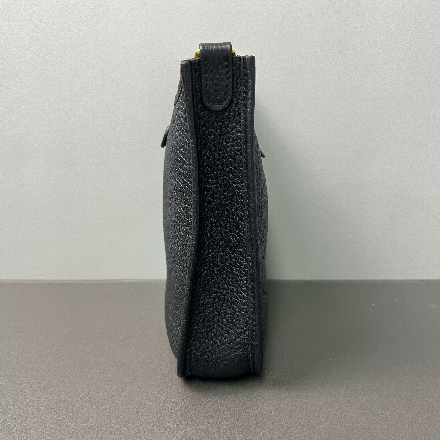 Hermès - Evelyne Mini - Taurillon Clemence leather - Black with Gold-Tone Hardware - (mini)