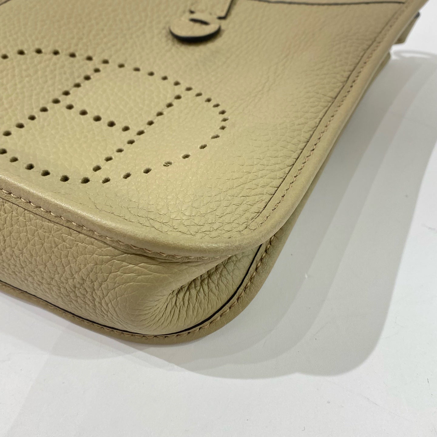 Hermès - Evelyne Mini TPM - Taurillon Clemence leather - Marlfa Beige - (mini)