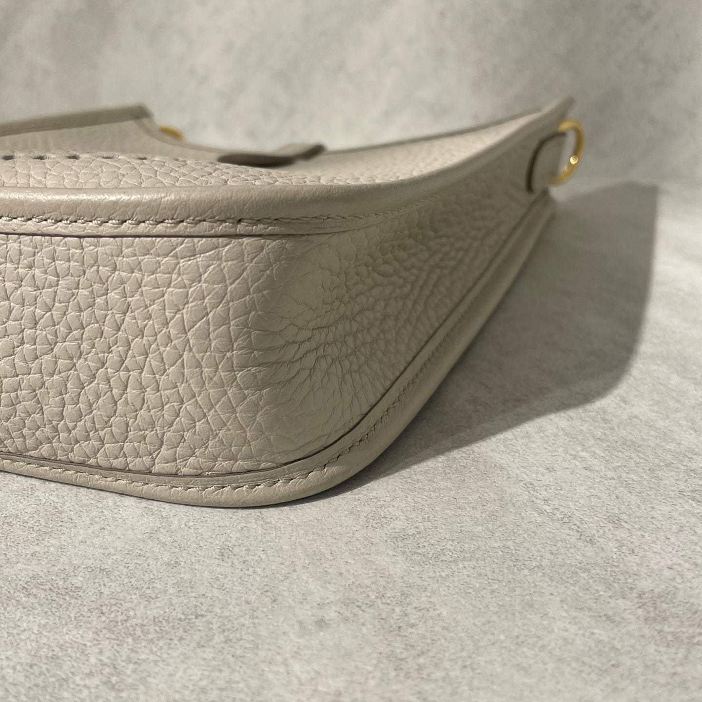 Hermès - Evelyne Mini (TPM) - Taurillon Clemence leather - Milkshake White with Gold-Tone Hardware - (Mini)