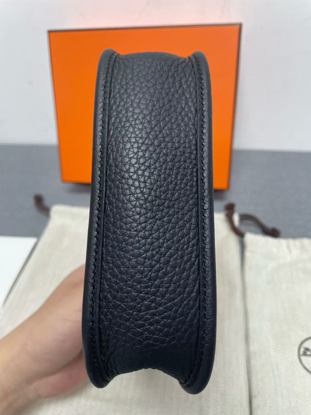 Hermes - Evelyne - Taurillon Clemence leather - Black with Gold-Tone Hardware - (mini)