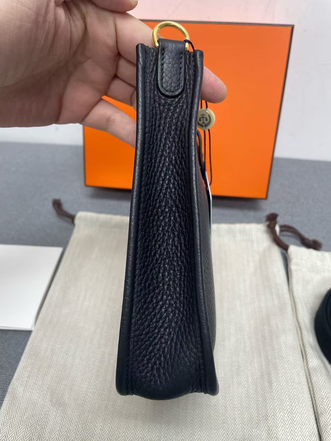 Hermes - Evelyne - Taurillon Clemence leather - Black with Gold-Tone Hardware - (mini)