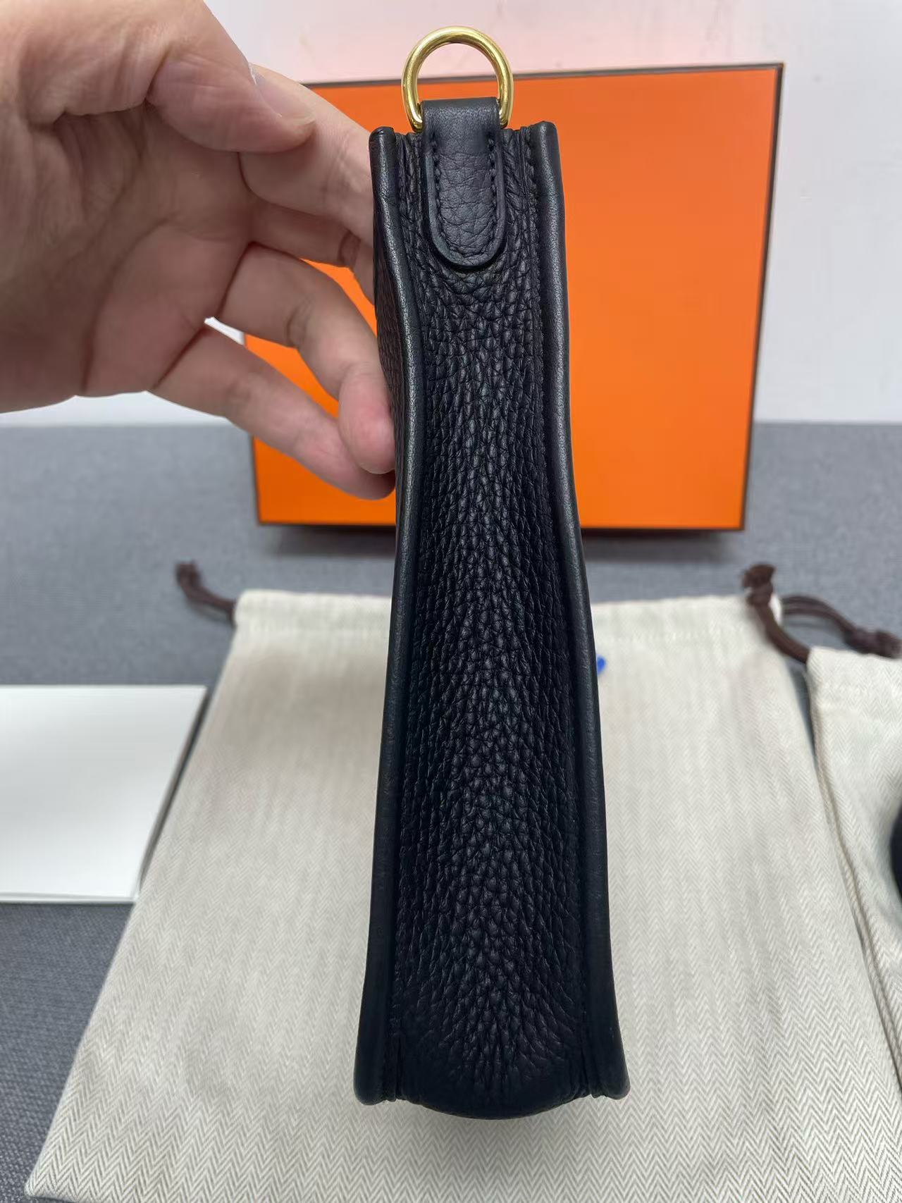 Hermes - Evelyne - Taurillon Clemence leather - Black with Gold-Tone Hardware - (mini)