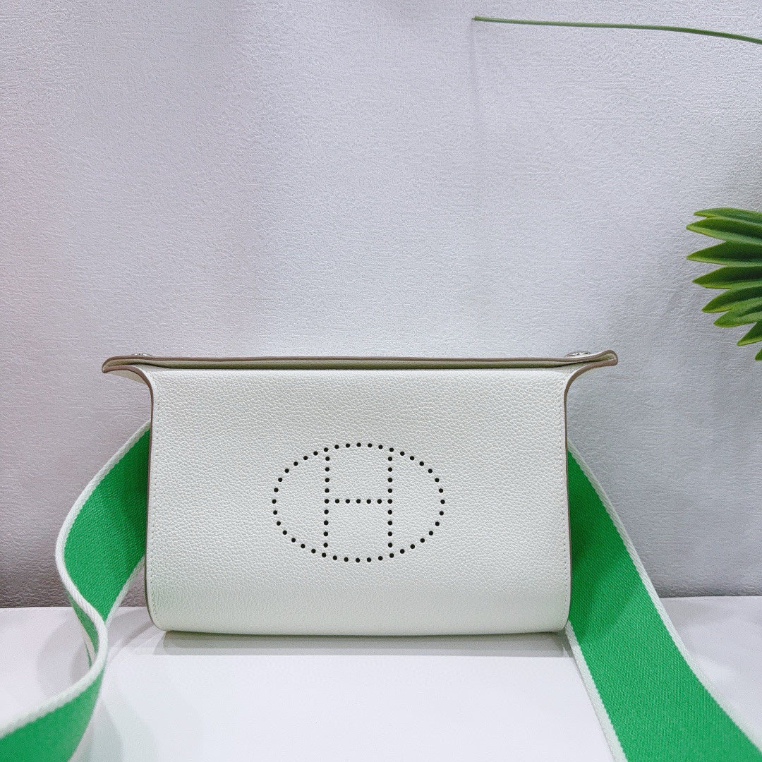 Hermès - Evelyne - Togo leather and Canvas - Mushroom White with Bubble Green strap - (mini)