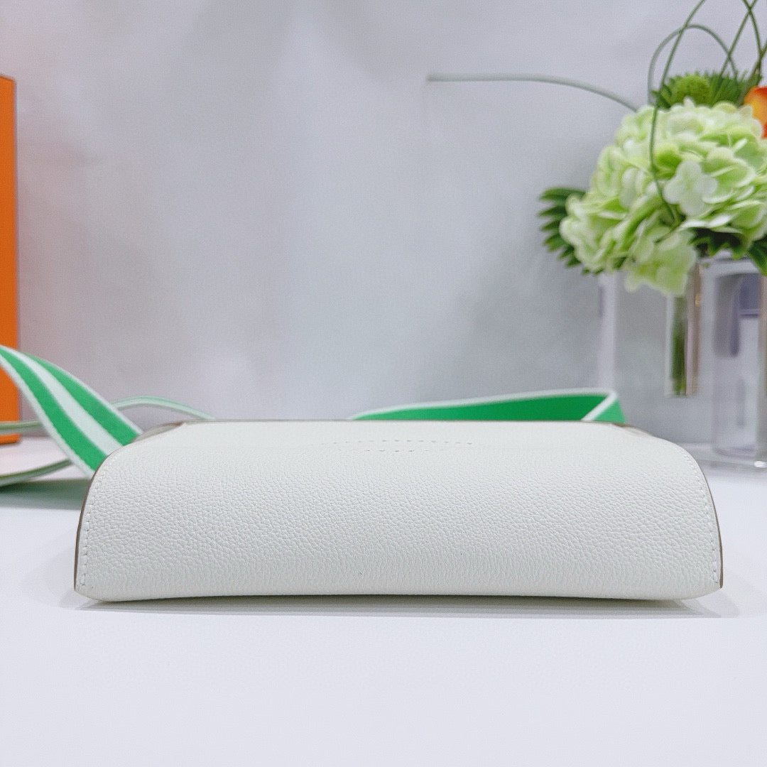 Hermès - Evelyne - Togo leather and Canvas - Mushroom White with Bubble Green strap - (mini)